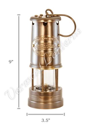 Brass Wall Mini Lantern Oil Lamp With Chimney at Rs 350, Mehrauli, New  Delhi